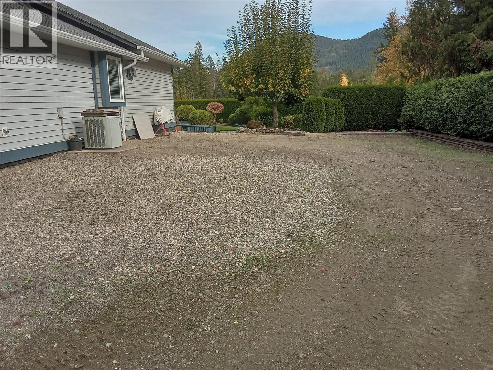 39 Ladyslipper Road, Lumby - Image 1