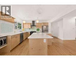 90 Armstrong Crescent SE - photo 15