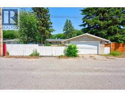 90 Armstrong Crescent SE - photo 45