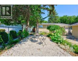 90 Armstrong Crescent SE - photo 36