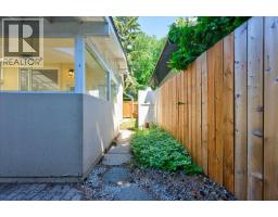 90 Armstrong Crescent SE - photo 33