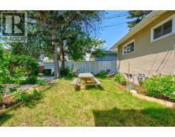 90 Armstrong Crescent SE - photo 35