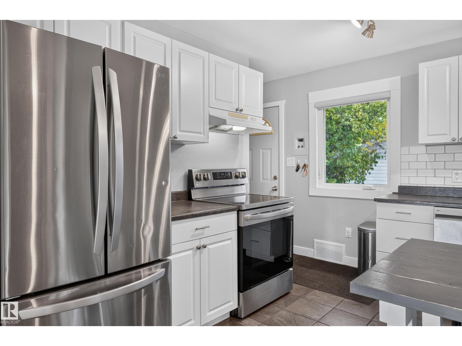 9612 163 ST NW - 11
