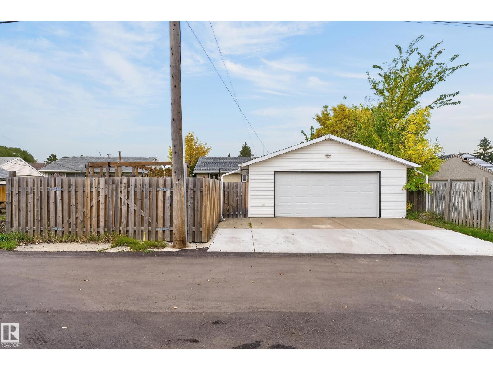 9612 163 ST NW - 50