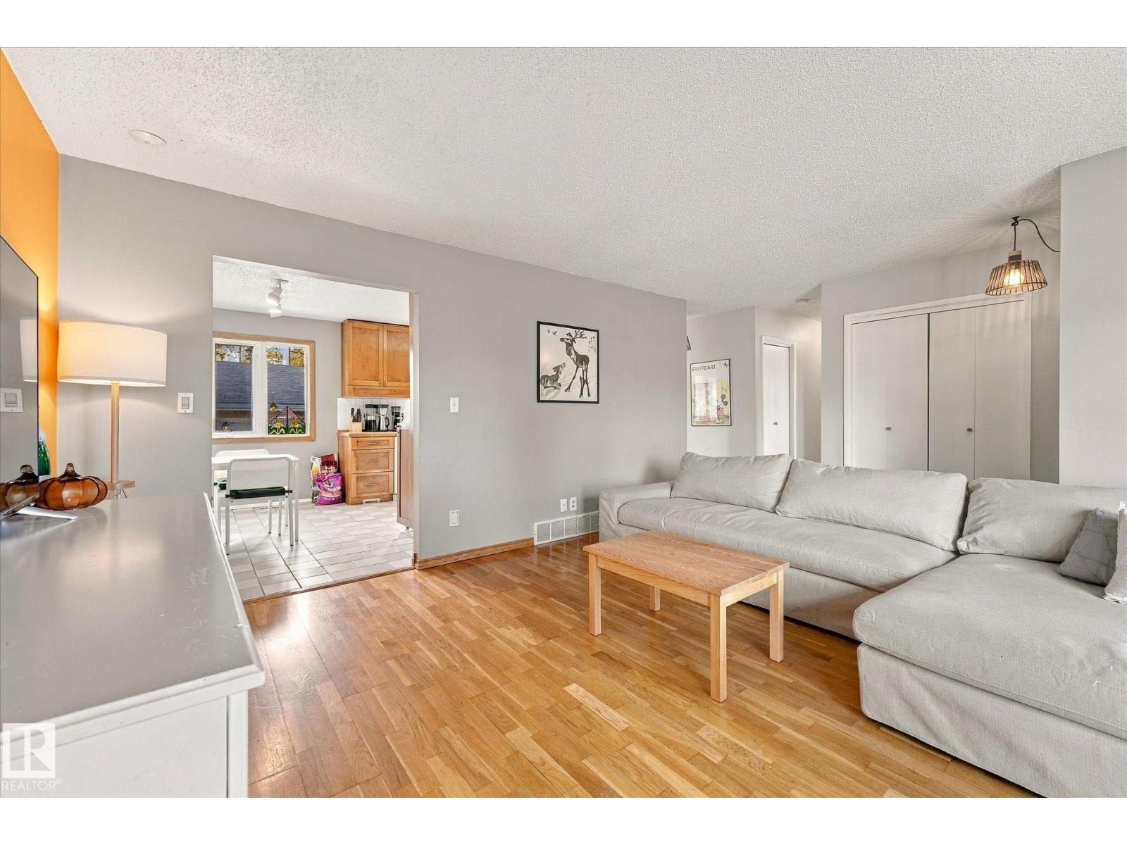 6013 34A AV NW - 10