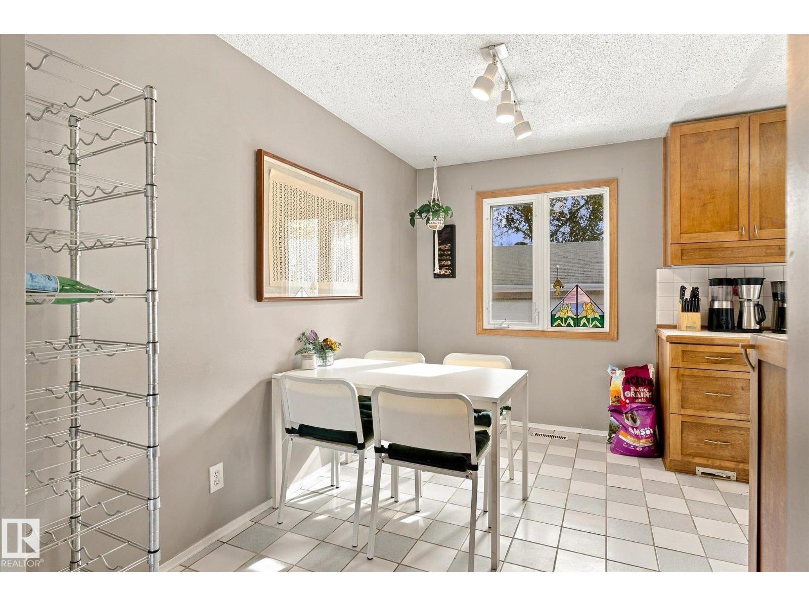 6013 34A AV NW - 11