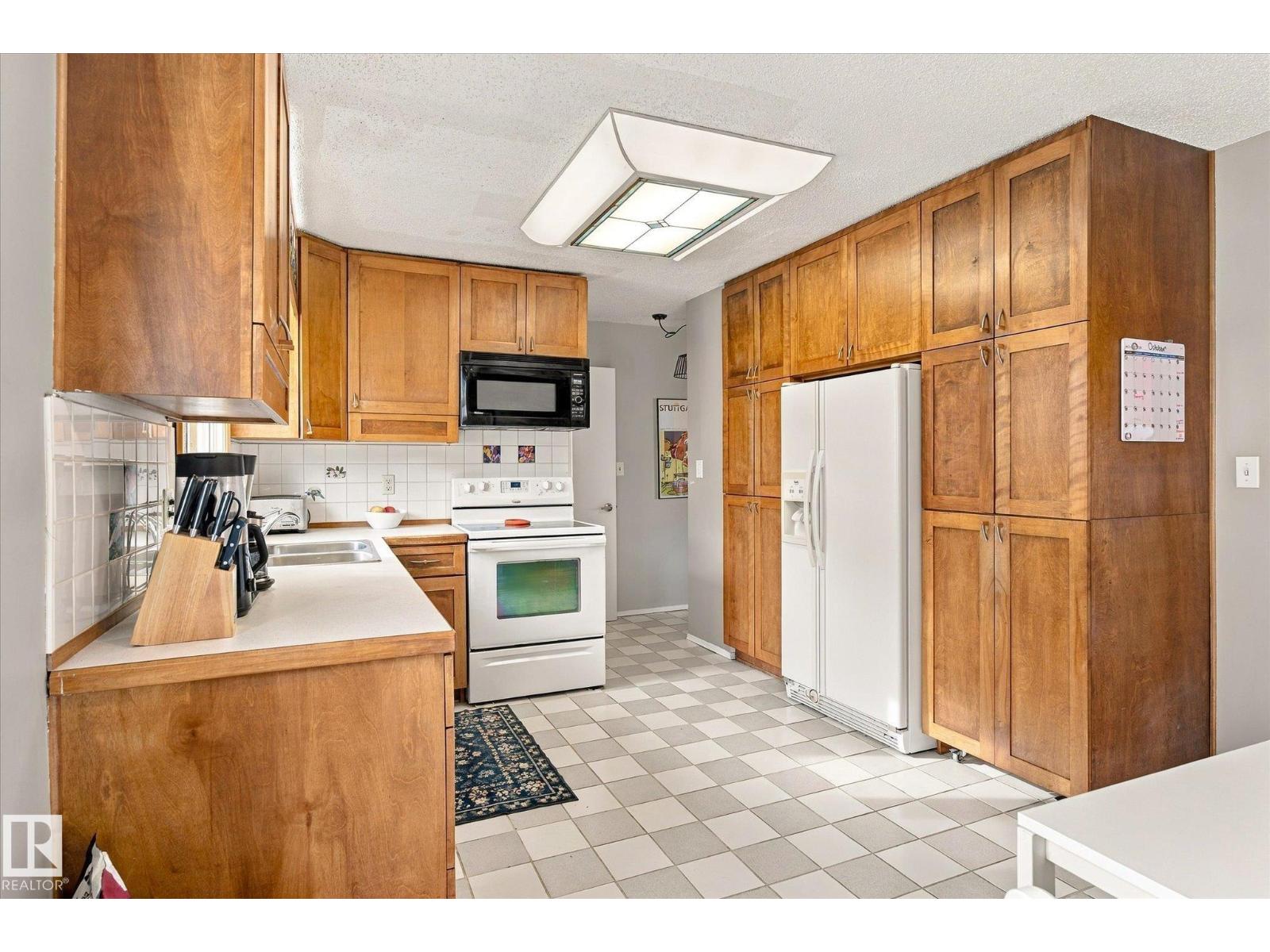 6013 34A AV NW - 13