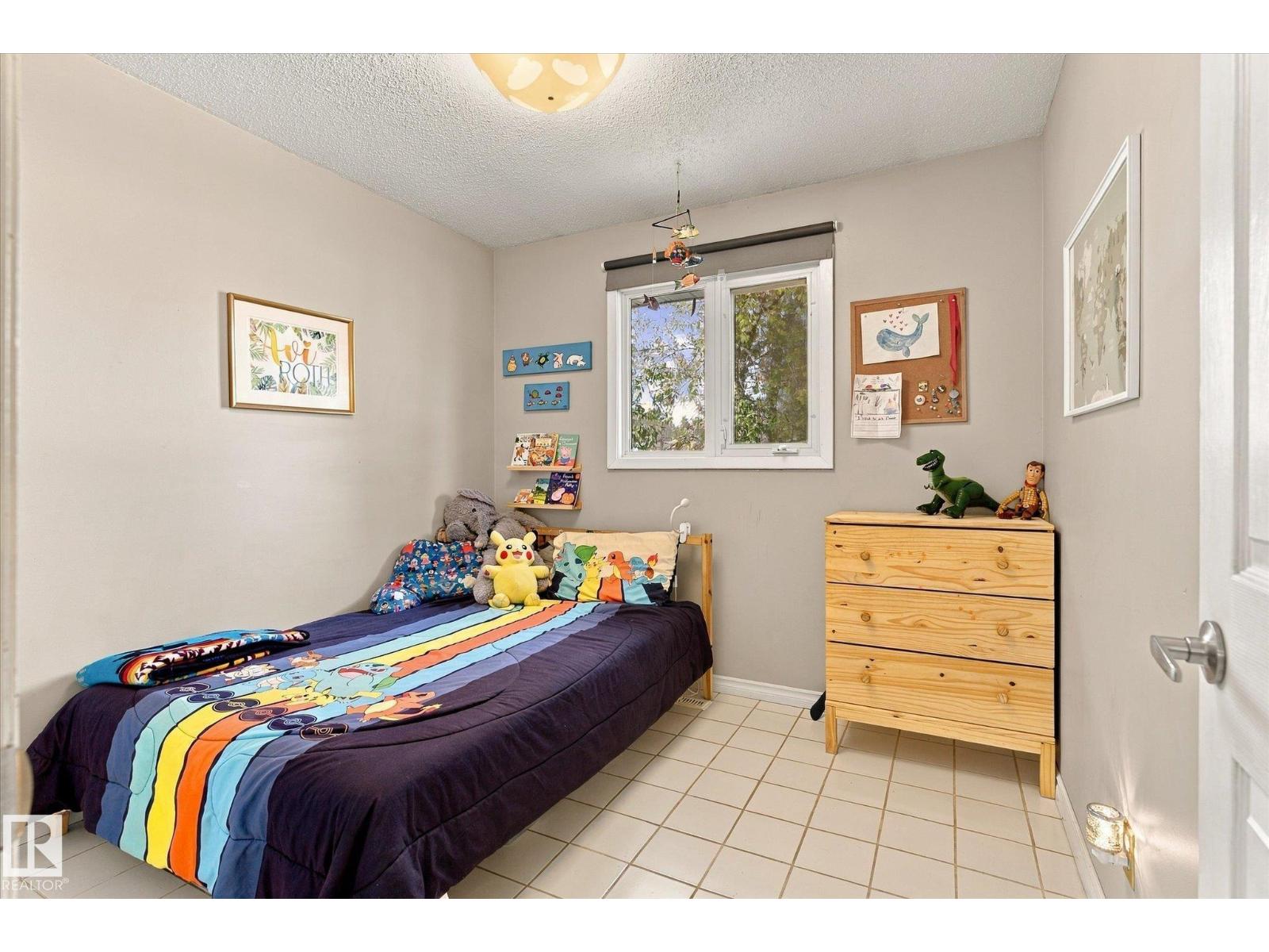6013 34A AV NW - 22