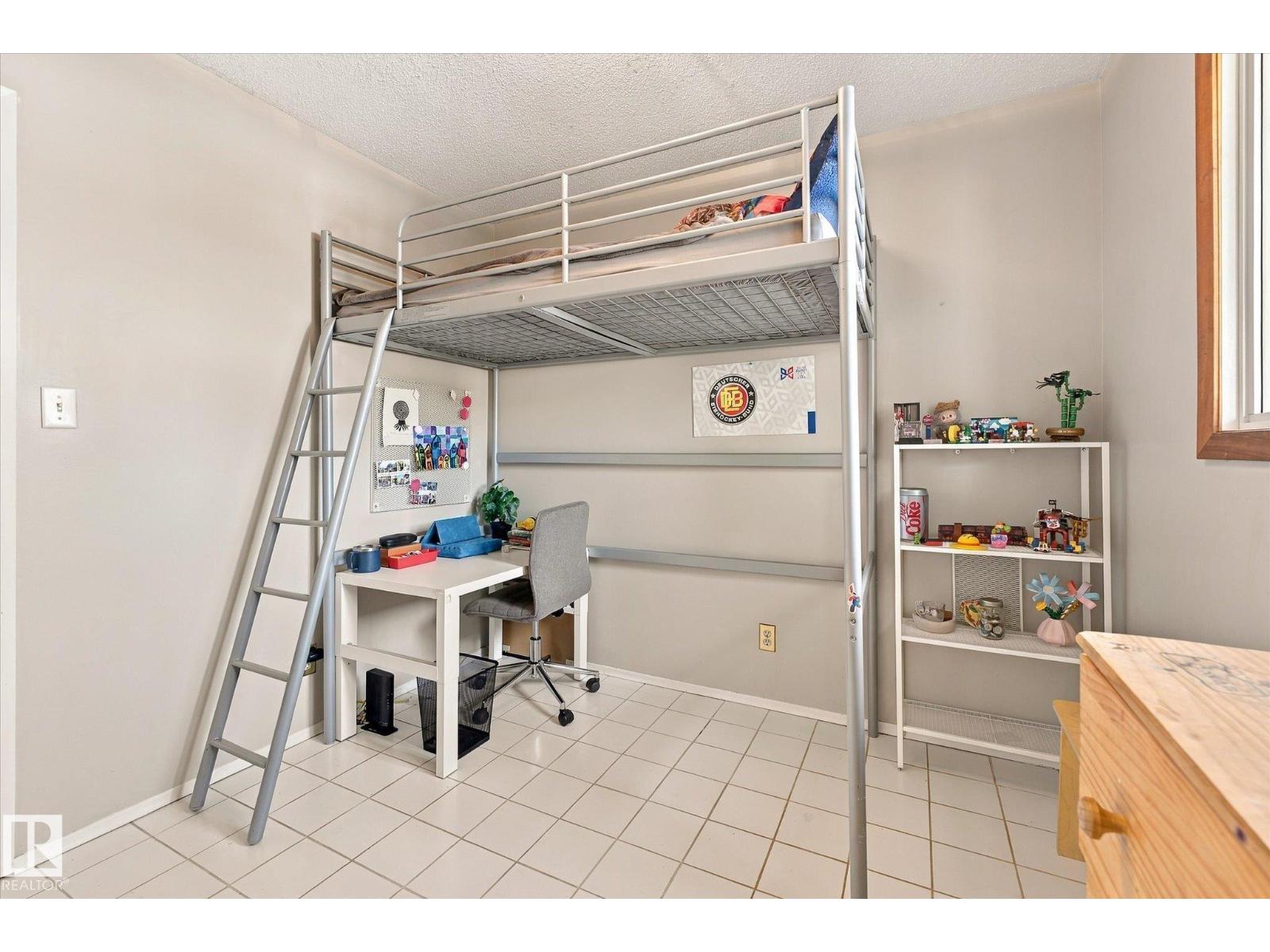 6013 34A AV NW - 25