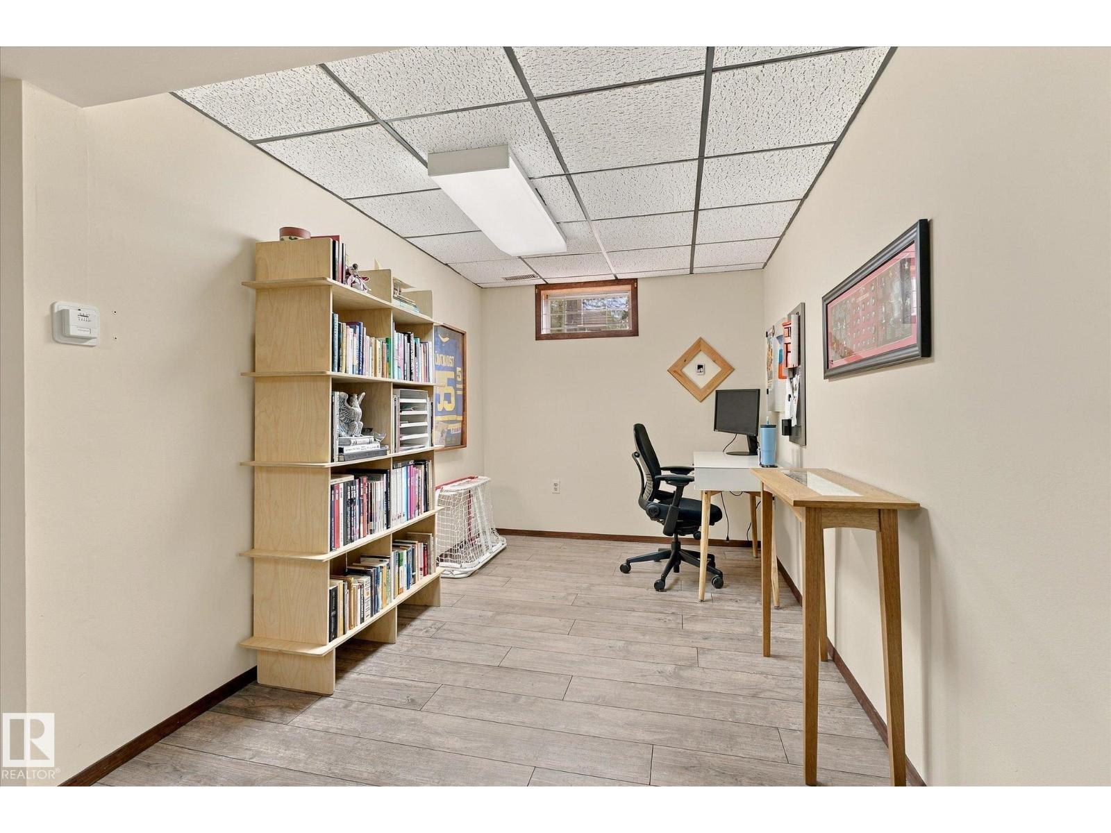 6013 34A AV NW - 30