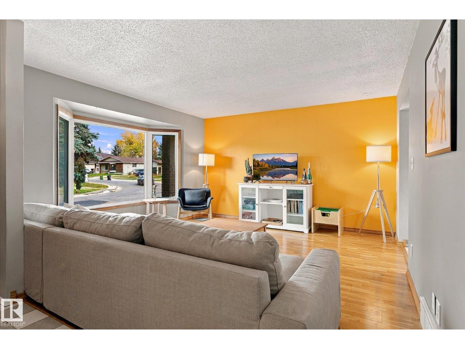 6013 34A AV NW - 7