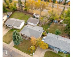 Primary Bedroom - 6013 34a Av Nw, Edmonton, AB T6L1C9 Photo 6