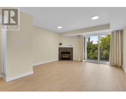 64 Mayflower Private, Ottawa, ON K2B0A2 Photo 8