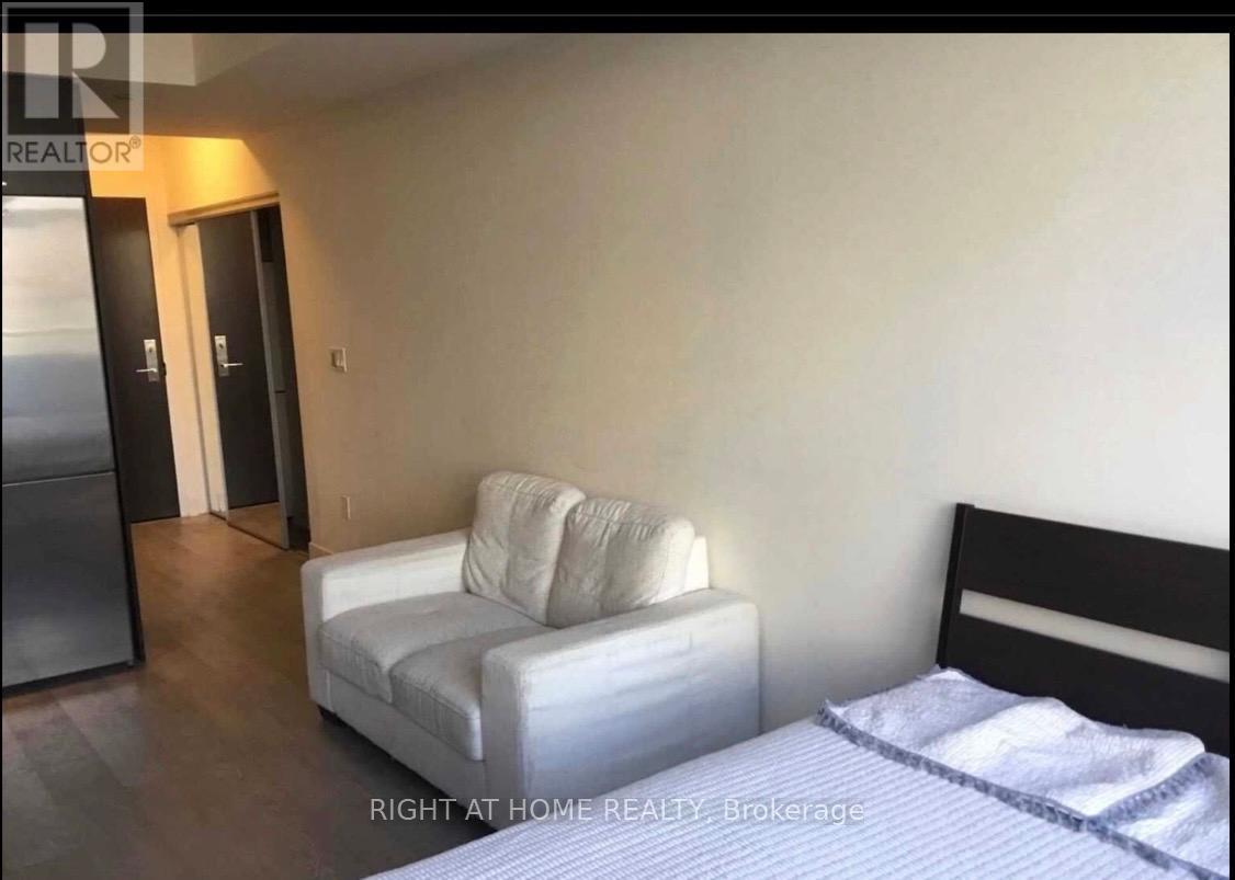 88 Sheppard Avenue East — photo 7
