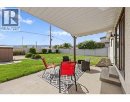 884 Mission Springs Crescent, Kelowna, BC V1W3L9 Photo 13