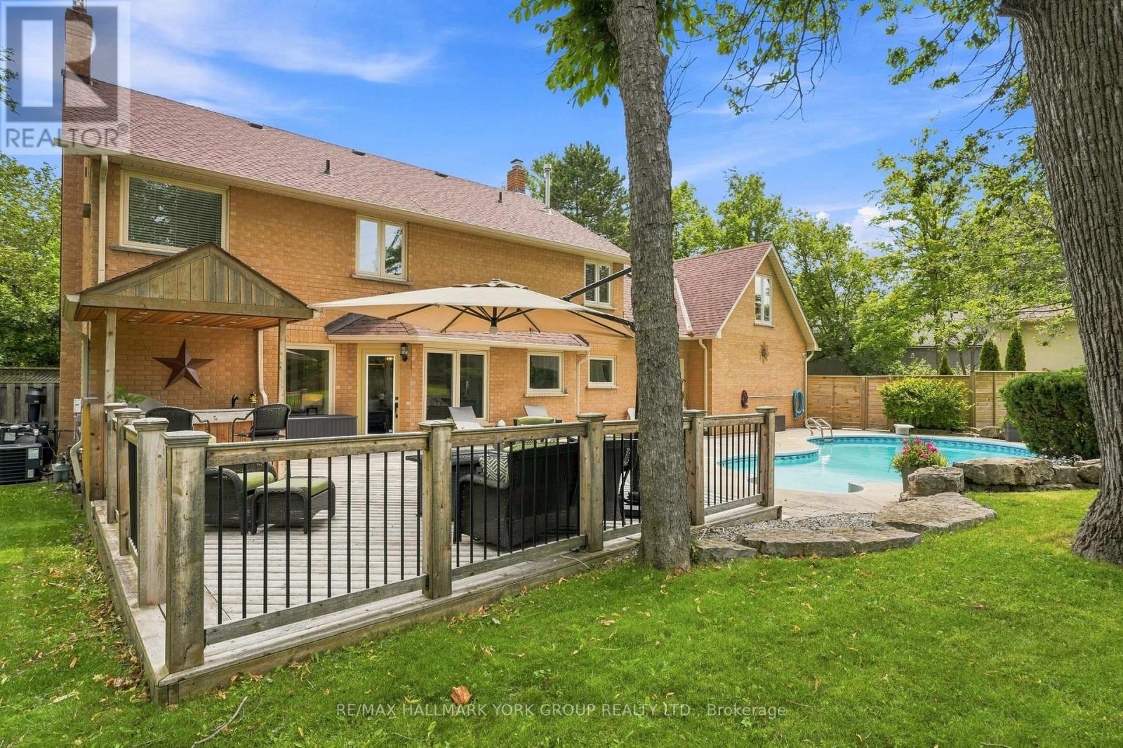 111 Whispering Pine Trail, Aurora, ON photo 45