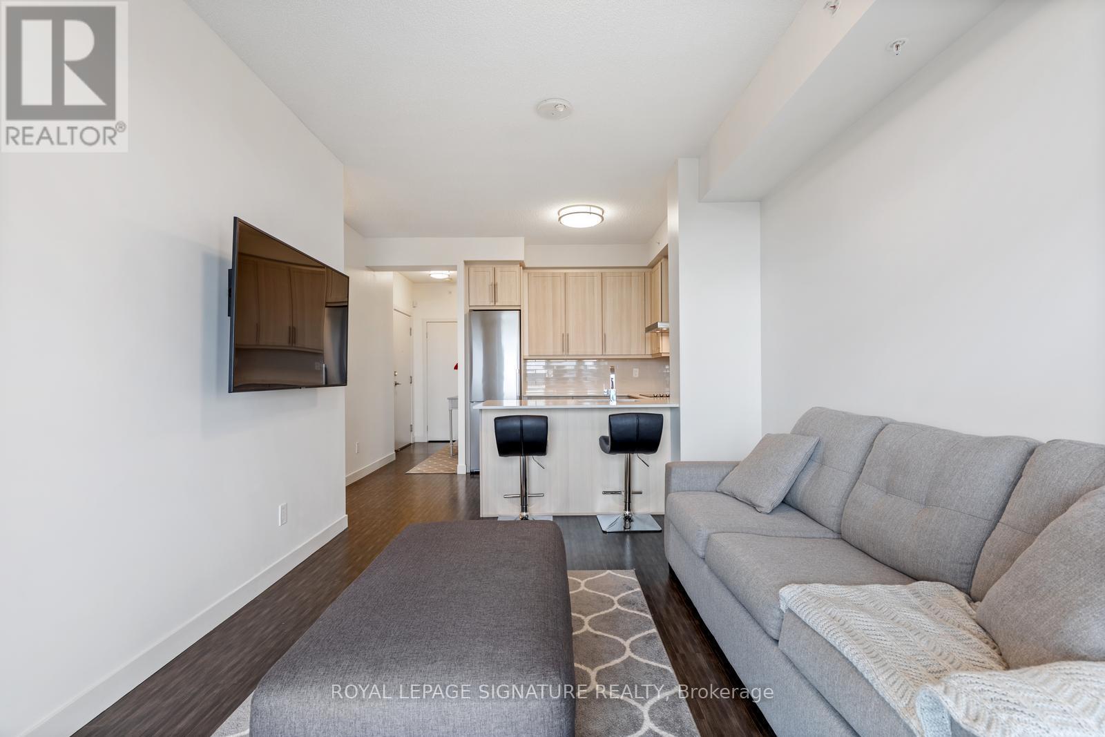 2093 Fairview Street — photo 8