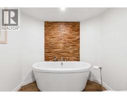 355 Woodbine Boulevard SW - photo 29