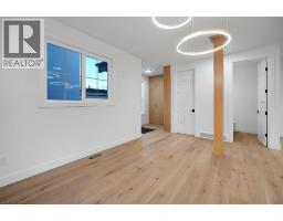 2826 31 Street SW - photo 19