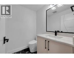2826 31 Street SW - photo 45