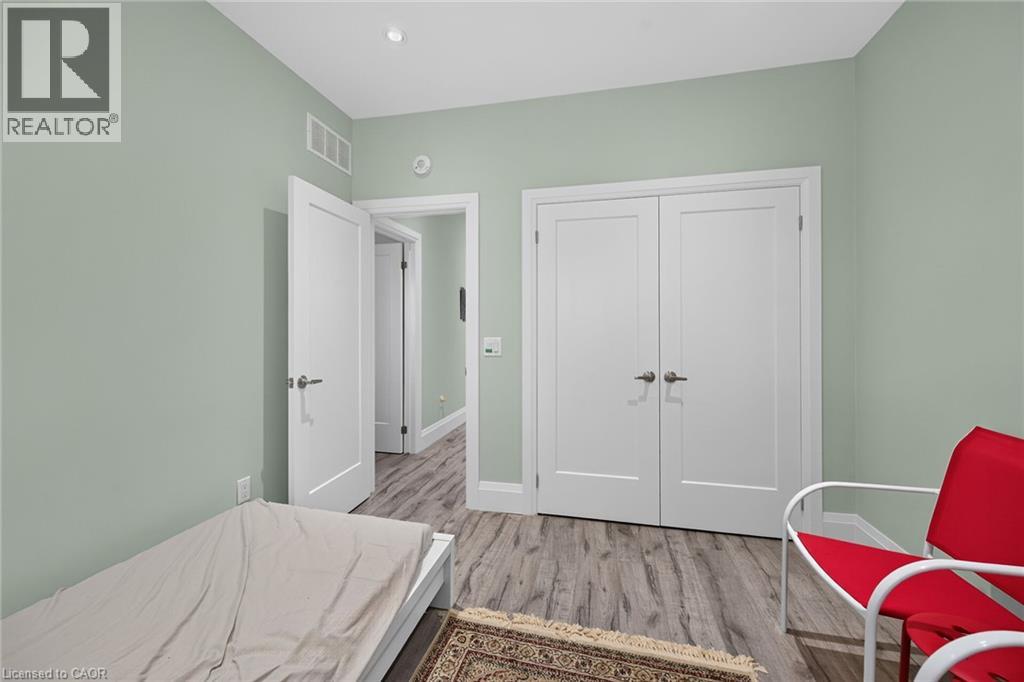 41 ELEANOR Avenue - Image 24