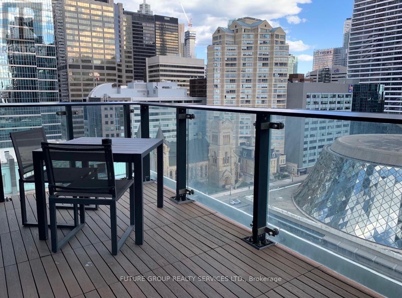 224 King Street West — photo 15
