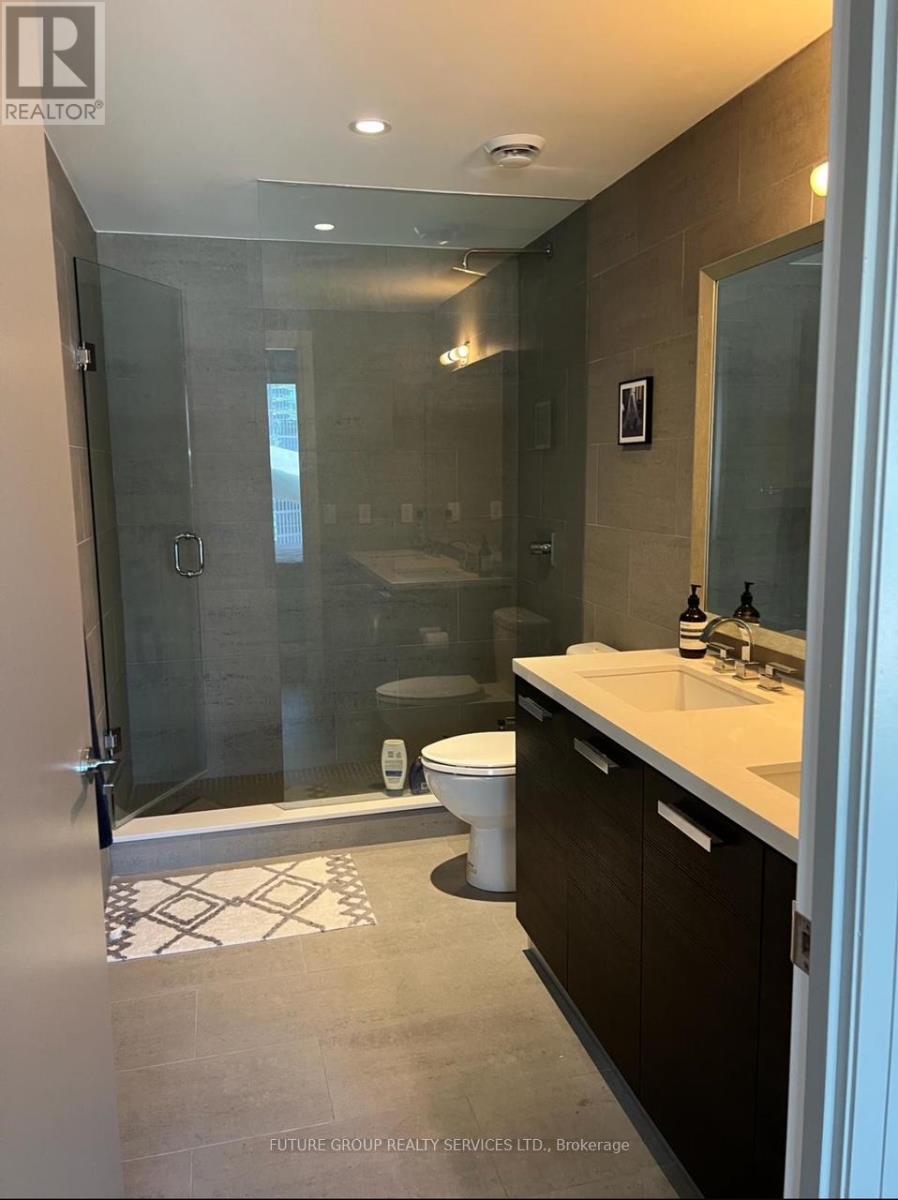224 King Street West — photo 16
