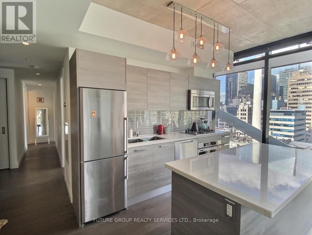 224 King Street West — photo 2