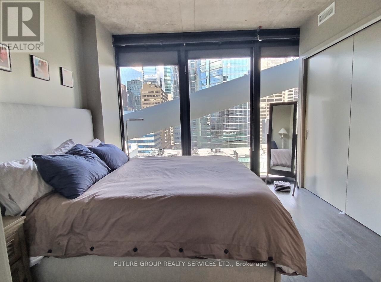 224 King Street West — photo 7