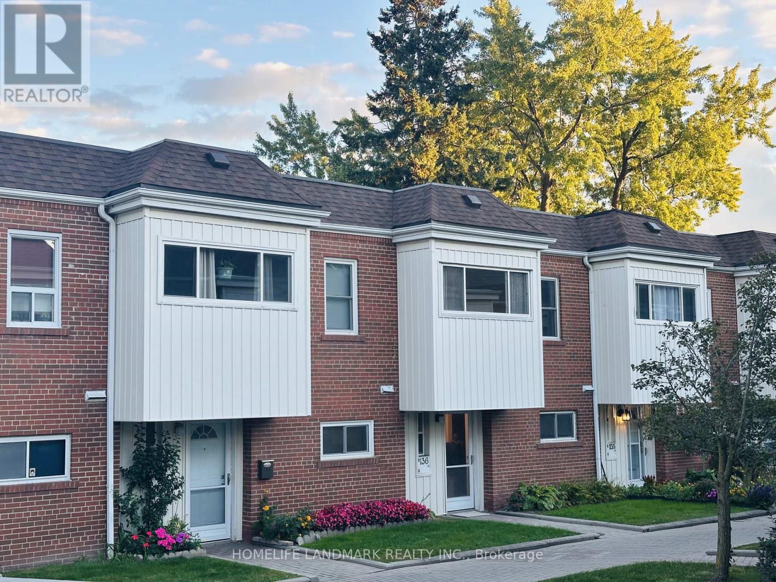 136- 15 Esterbrooke Avenue, Toronto, ON photo 2