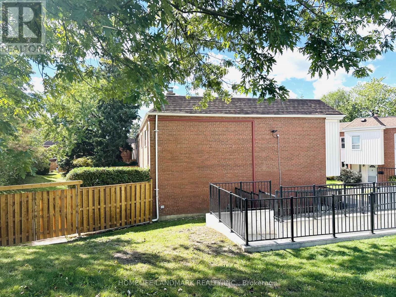 136- 15 Esterbrooke Avenue, Toronto, ON photo 29