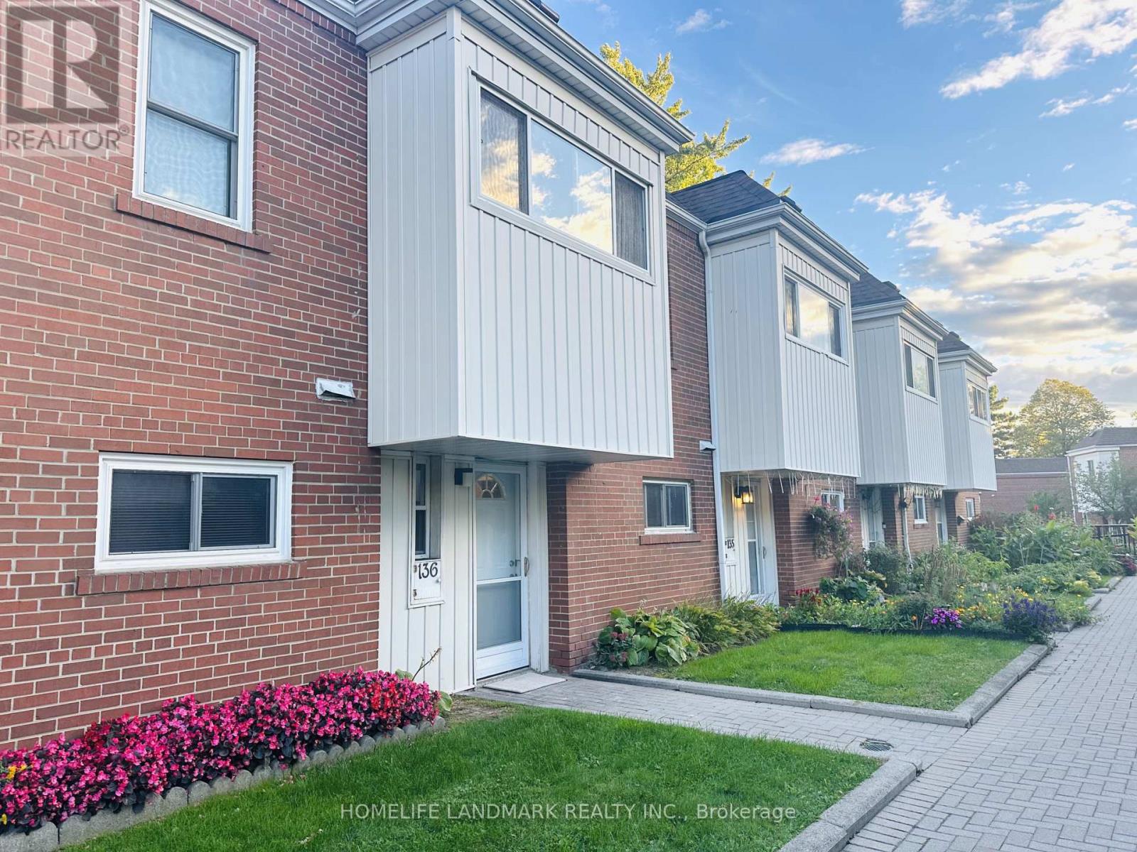 136- 15 Esterbrooke Avenue, Toronto, ON photo 3