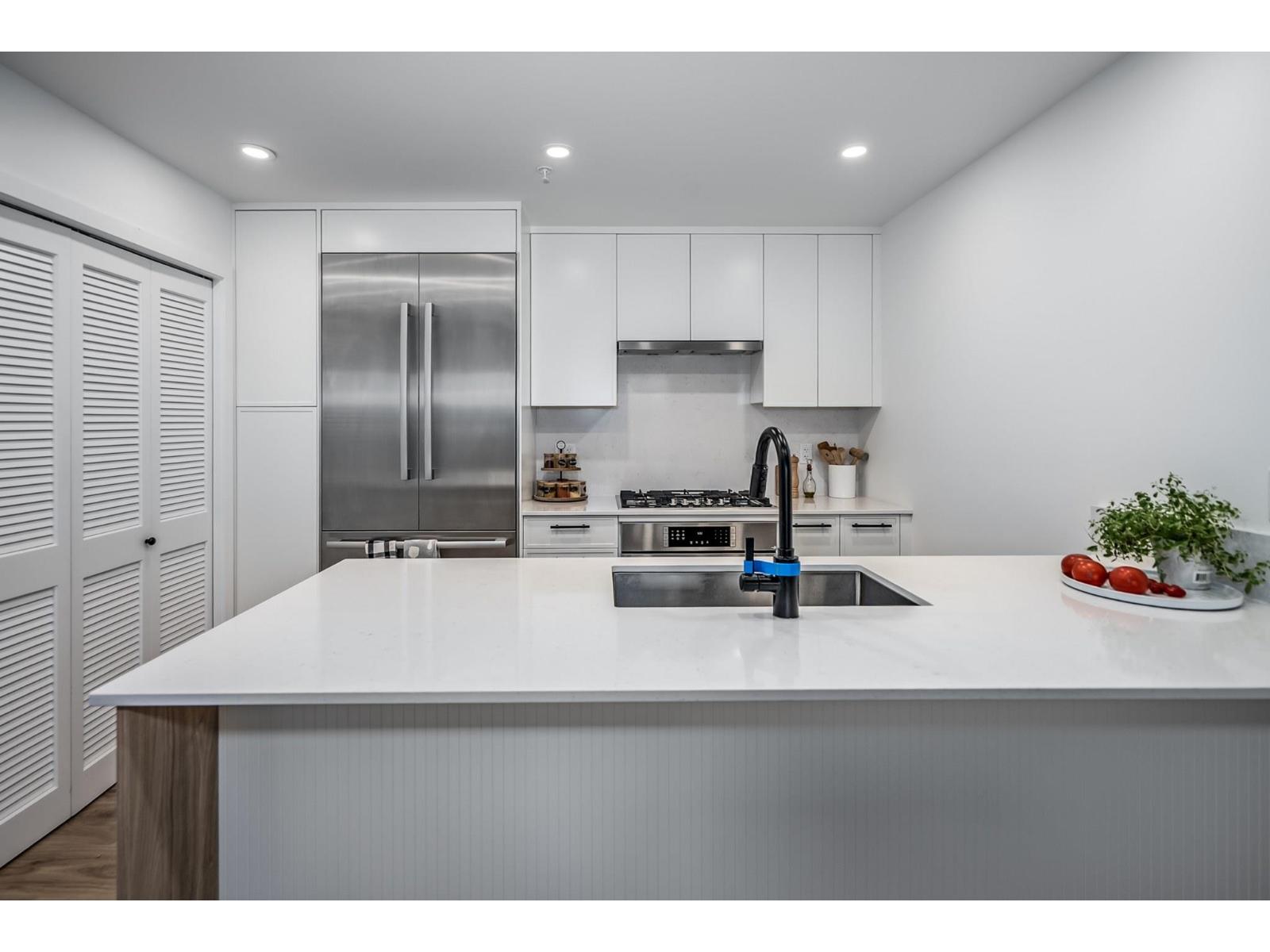 301 33160 PLAXTON CRESCENT, Abbotsford - Image 1