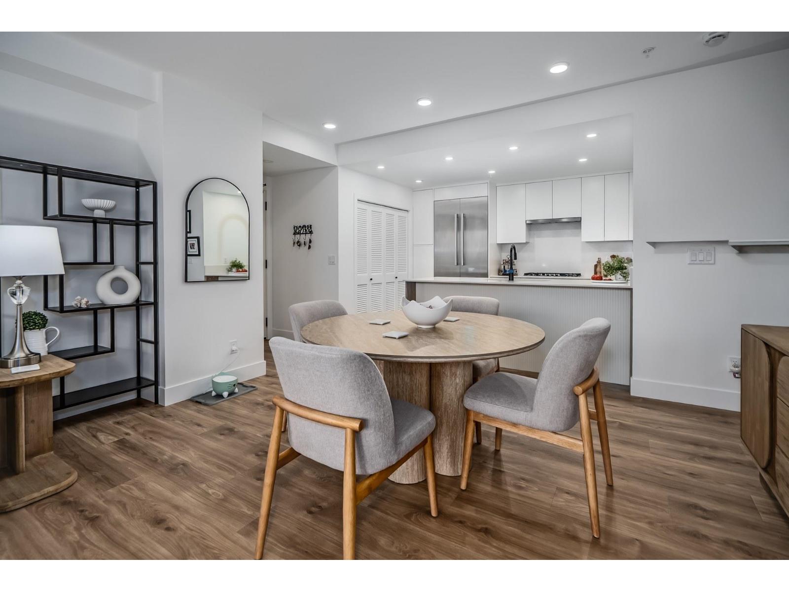 301 33160 PLAXTON CRESCENT, Abbotsford - Image 1