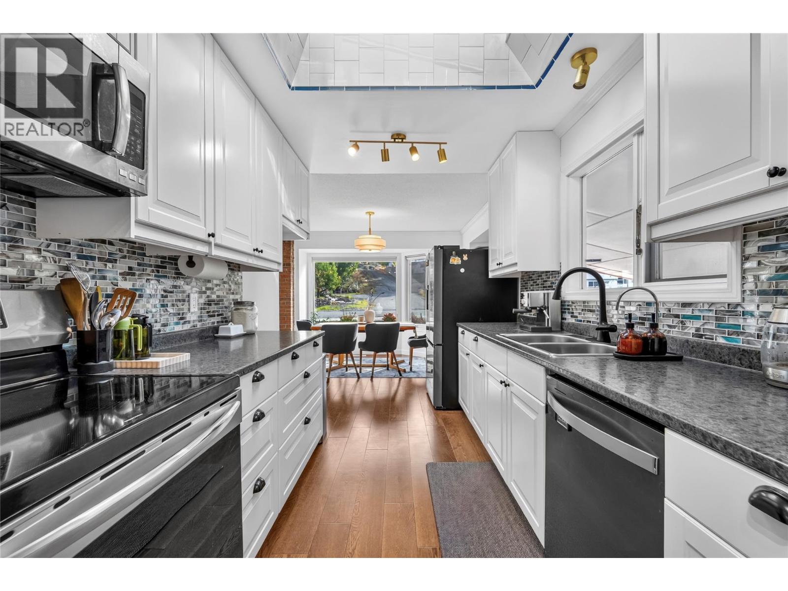 1270 Heustis Drive - 4