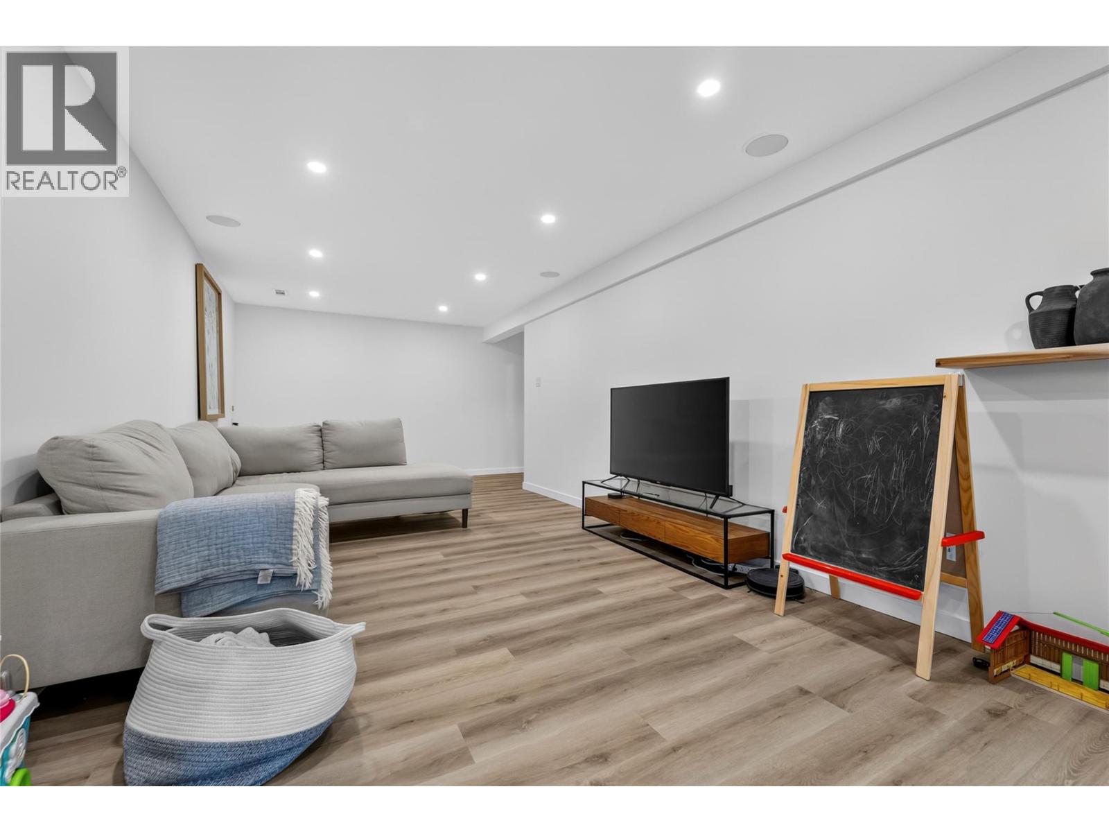 1270 Heustis Drive - 29