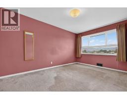 879 Trench Court, Kelowna, BC V1Y8H3 Photo 15