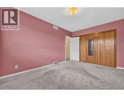 879 Trench Court, Kelowna, BC V1Y8H3 Photo 16