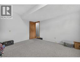879 Trench Court, Kelowna, BC V1Y8H3 Photo 22