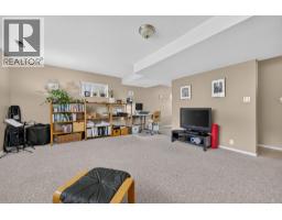 879 Trench Court, Kelowna, BC V1Y8H3 Photo 25