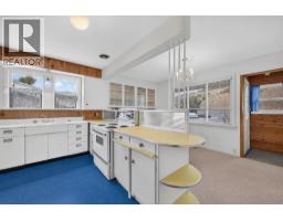 879 Trench Court, Kelowna, BC V1Y8H3 Photo 13