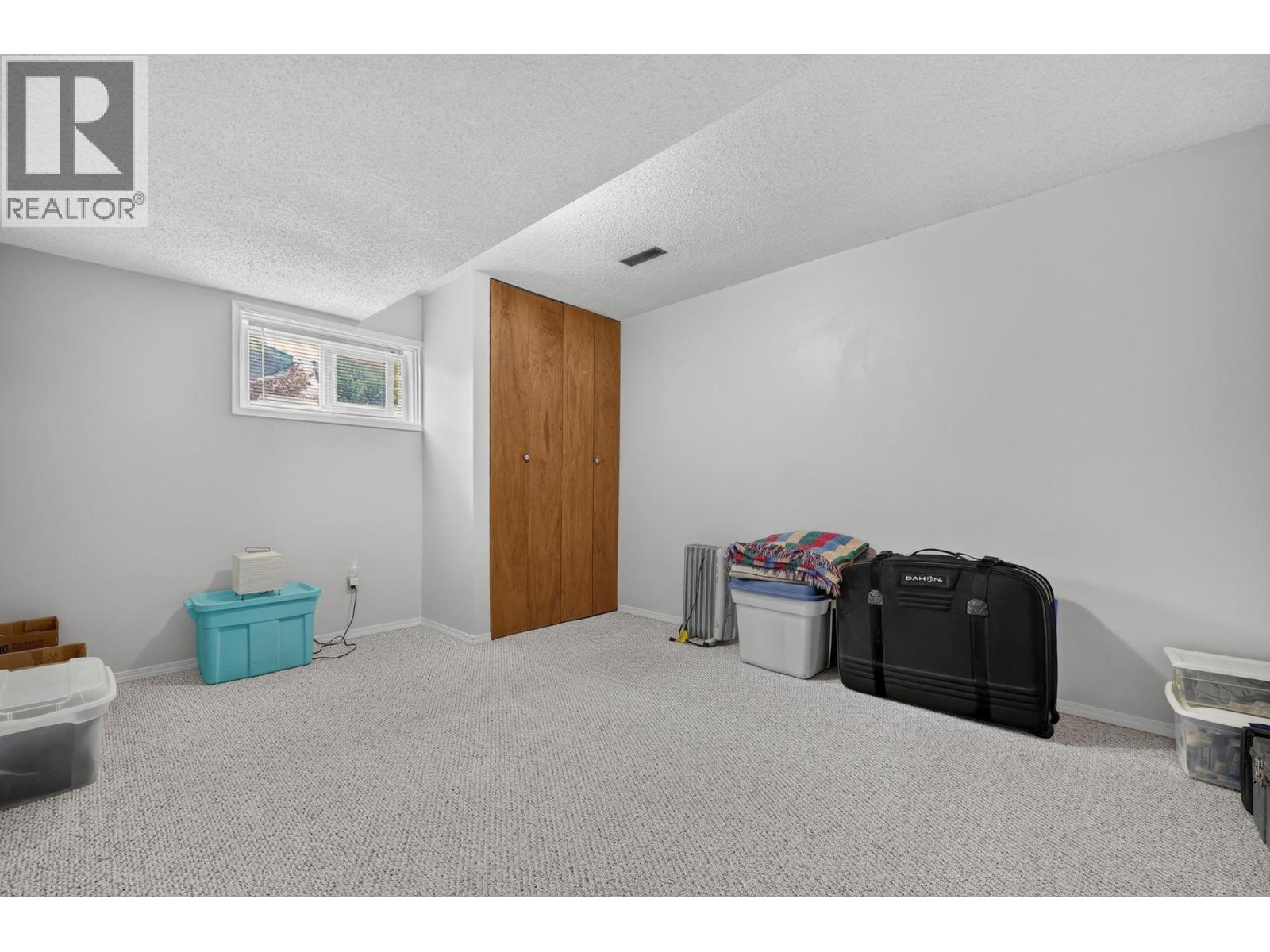 879 Trench Court - 21