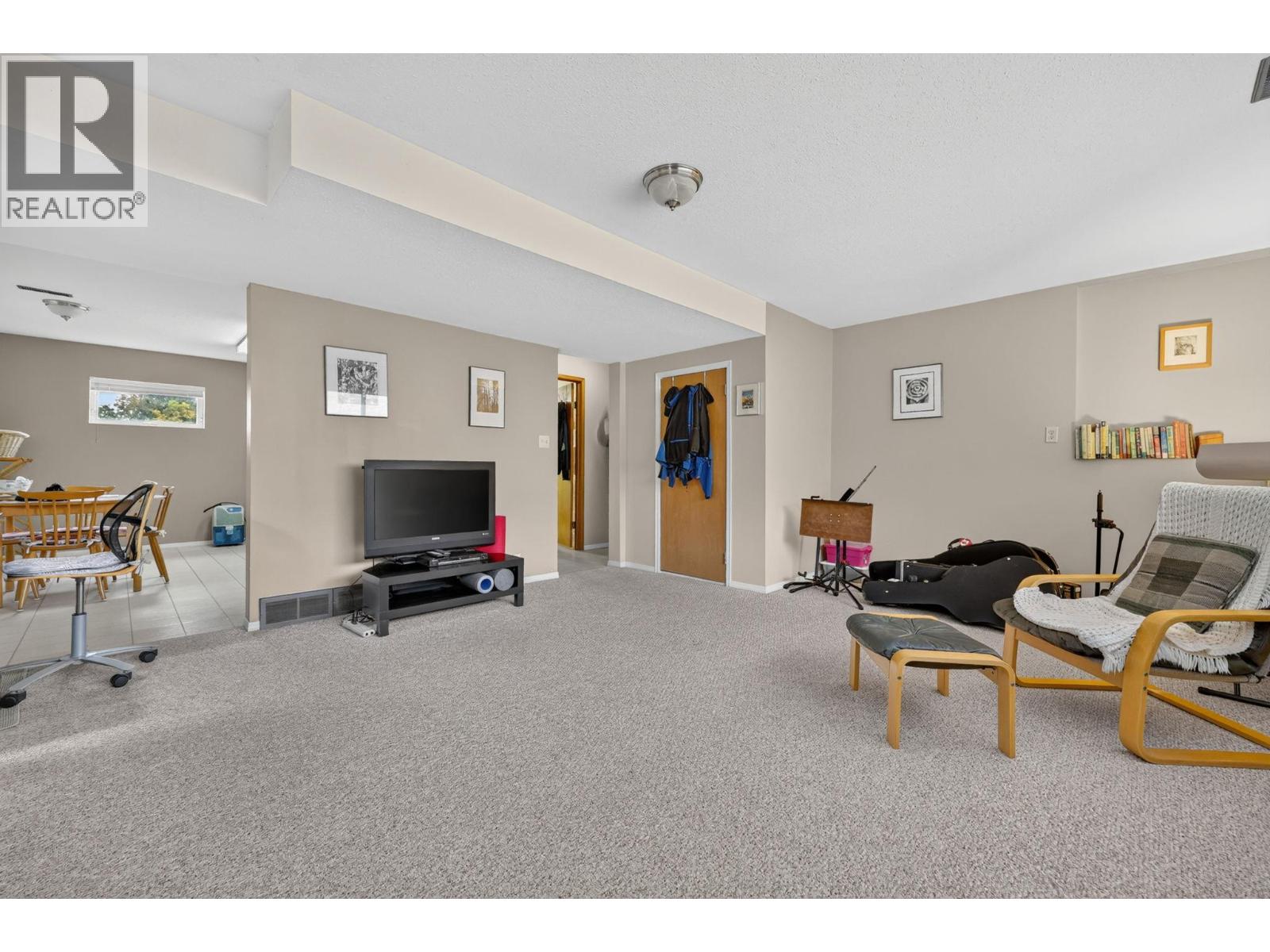 879 Trench Court, Kelowna - Image 1