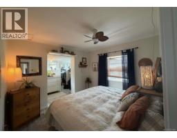 726 Bruce Ave, Nanaimo, BC V9R3Z4 Photo 9