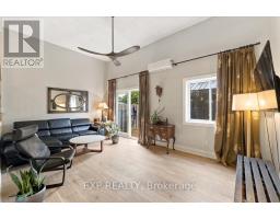 Family room - 63 - 2145 Sherobee Road, Mississauga, ON L5A3G8 Photo 10