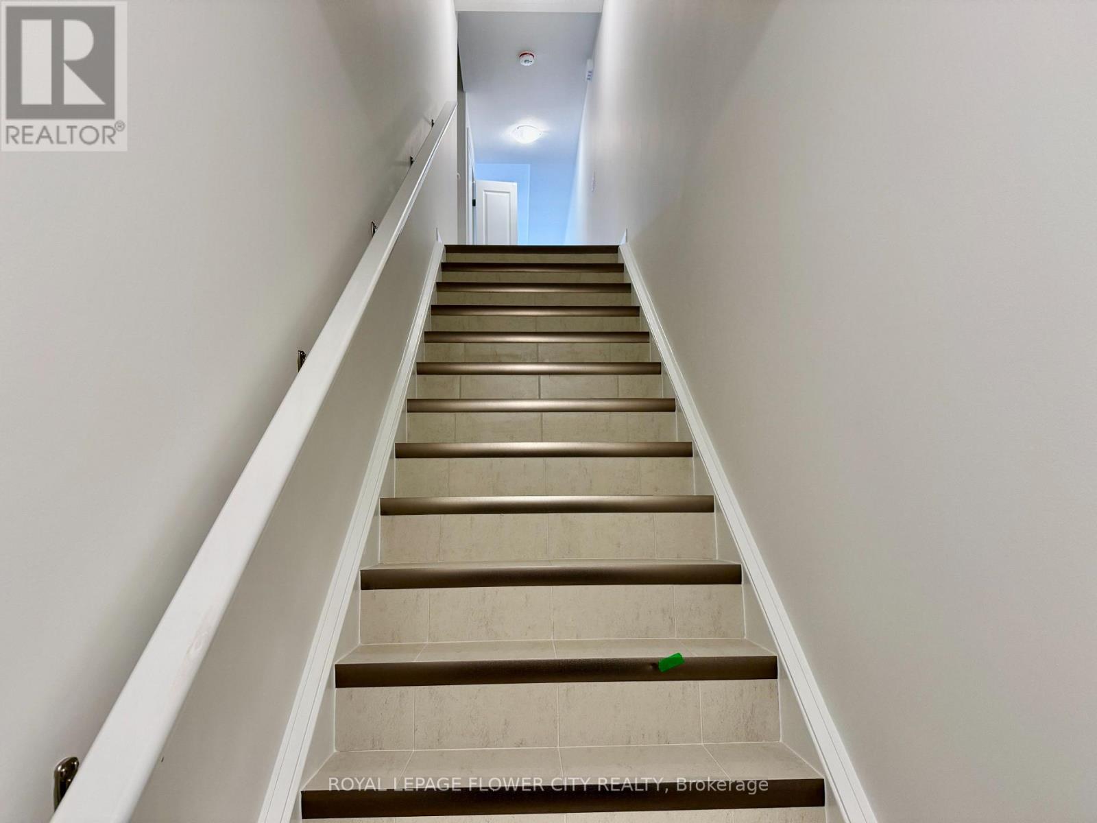 44 Thatcher Drive — photo 4