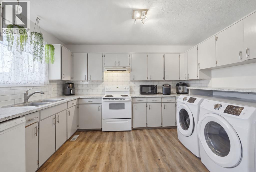 Listing photo – 5008 63 Avenue, Ponoka