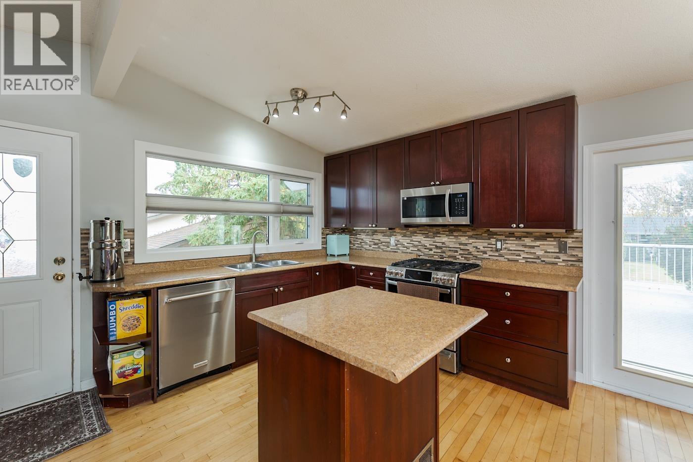 181 GORDON CRESCENT - 14