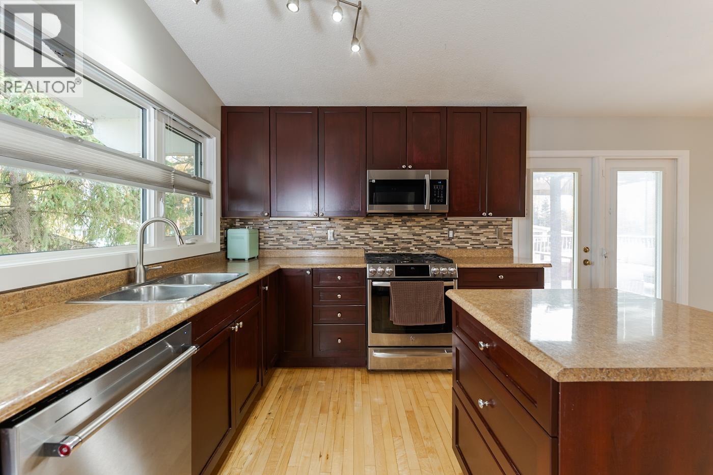181 GORDON CRESCENT - 16
