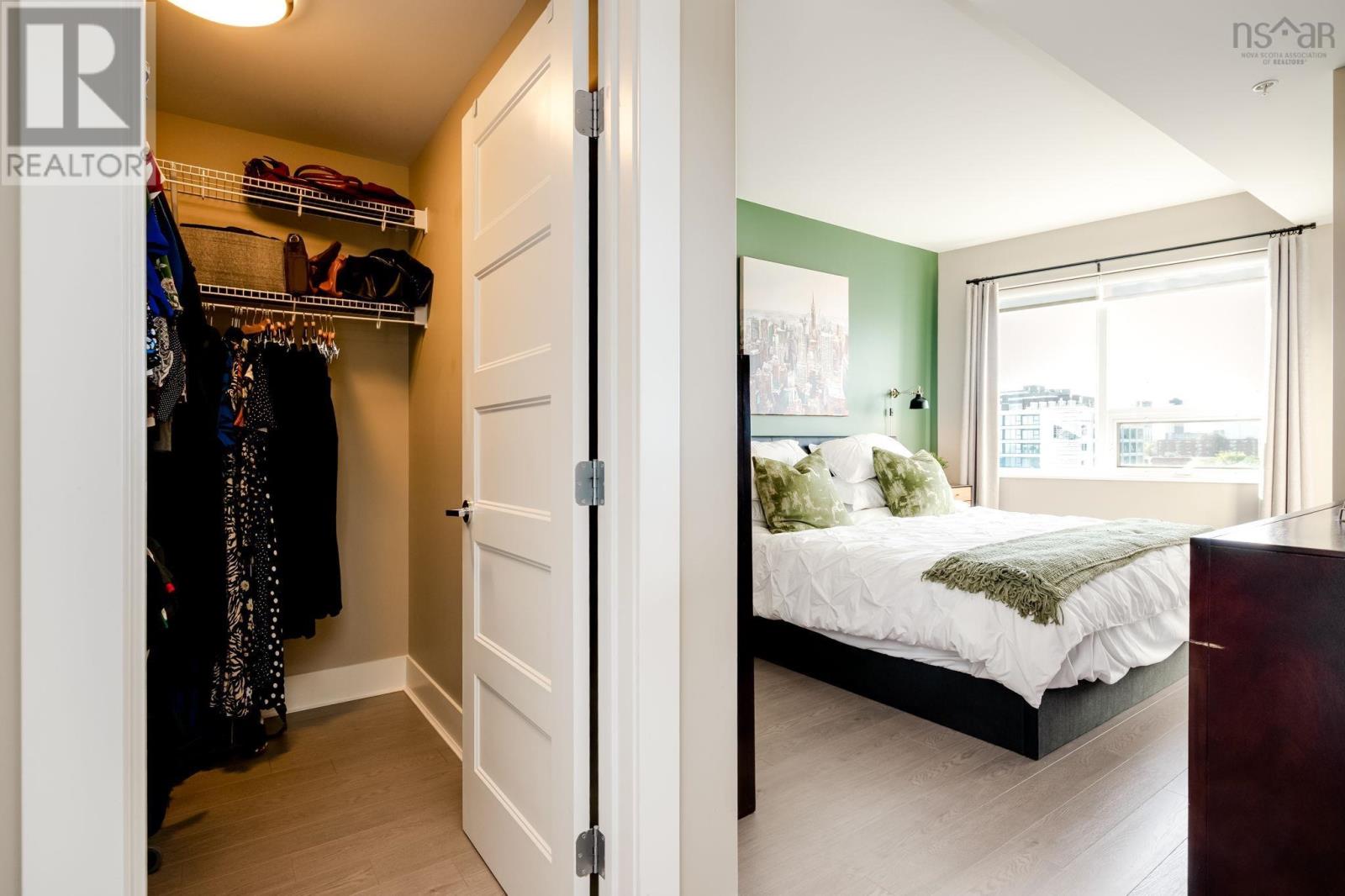 Property 23 of 44 of 1007 15 Kings Wharf Place
